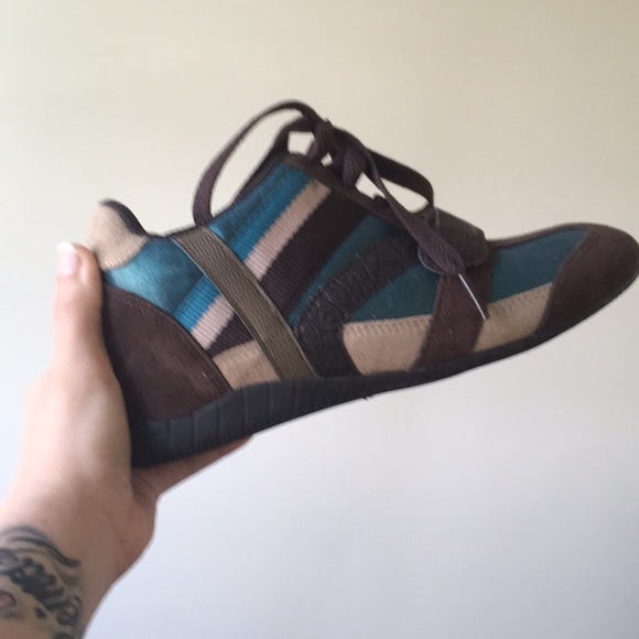 Sneakers with a hidden heel - Picture 3 of 4